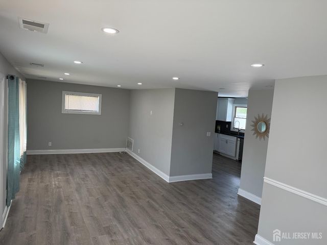 215 Johnson Avenue, Piscataway, NJ 08854