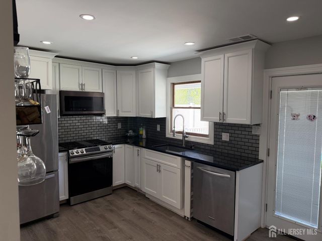 215 Johnson Avenue, Piscataway, NJ 08854