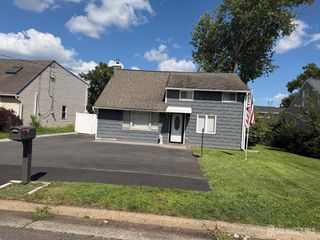 215 Johnson Avenue, Piscataway, NJ 08854