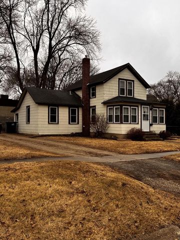 10 W Rockwell STREET, Elkhorn, WI 53121