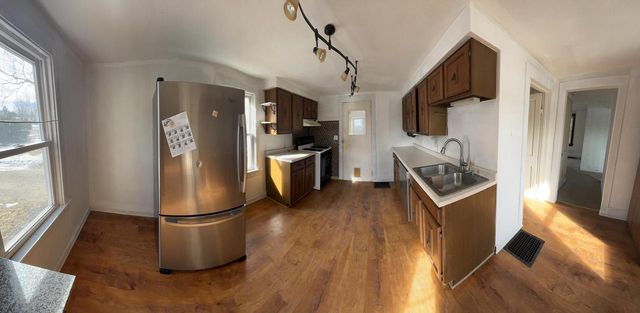 10 W Rockwell STREET, Elkhorn, WI 53121
