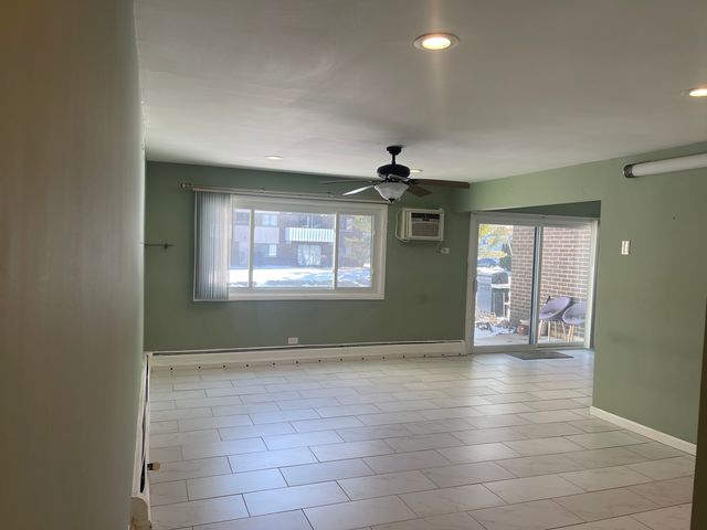 2500 BAYSIDE Drive 3, Palatine, IL 60074