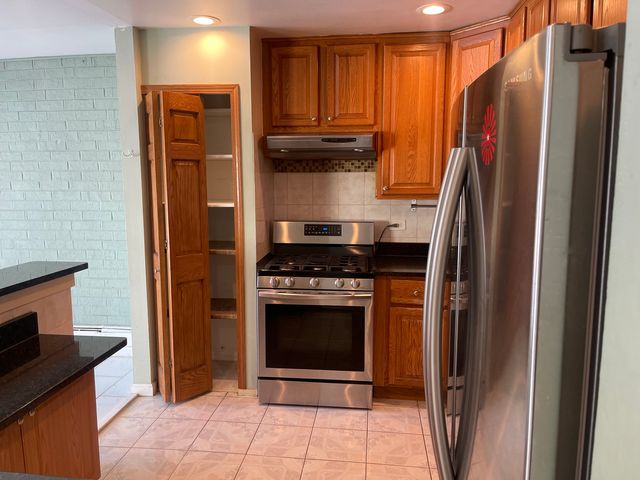 2500 BAYSIDE Drive 3, Palatine, IL 60074