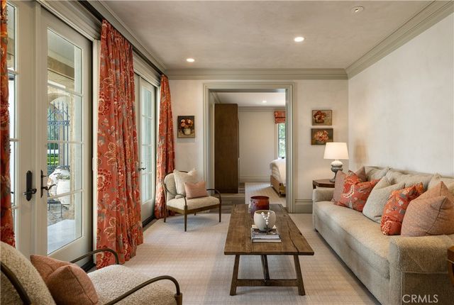 76 Golden Eagle, Irvine, CA 92603