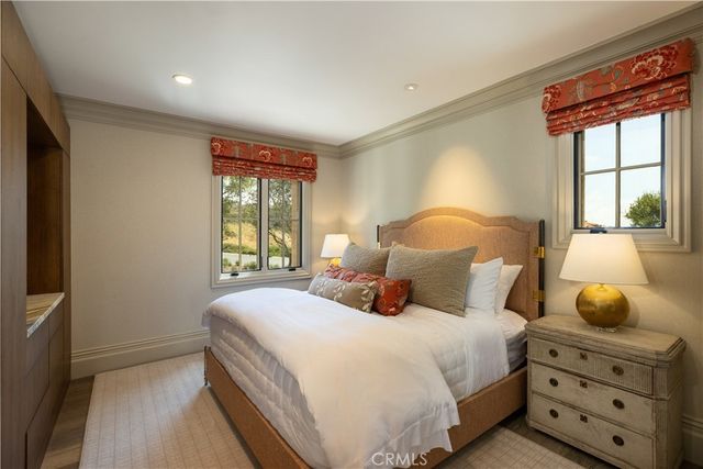 76 Golden Eagle, Irvine, CA 92603
