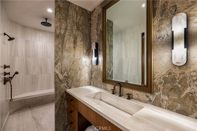 76 Golden Eagle, Irvine, CA 92603