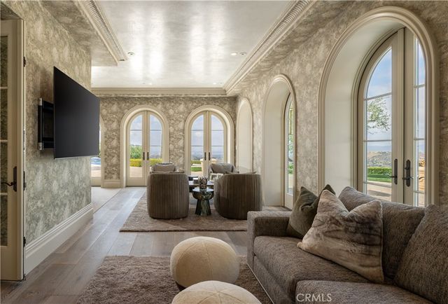 76 Golden Eagle, Irvine, CA 92603