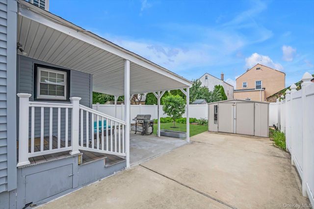 93 1st Street, New Hyde Park, NY 11040