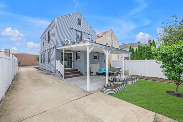 93 1st Street, New Hyde Park, NY 11040