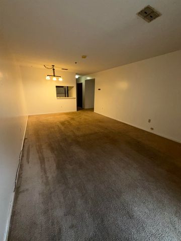 117 Cluff Crossing Rd Apt 7, Salem, NH 03079