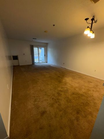 117 Cluff Crossing Rd Apt 7, Salem, NH 03079