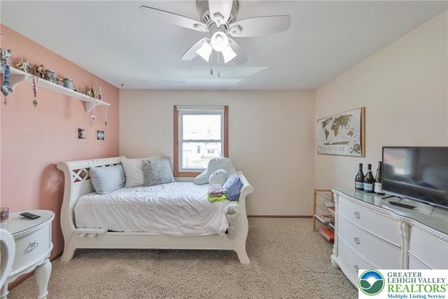 1863 Latta Street, South Whitehall Twp, PA 18104