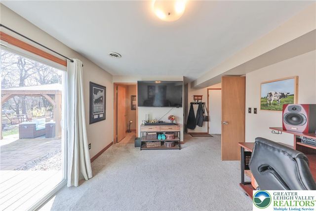 1863 Latta Street, South Whitehall Twp, PA 18104