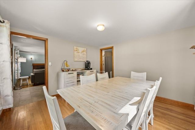 211 Cross St, Hanson, MA 02341