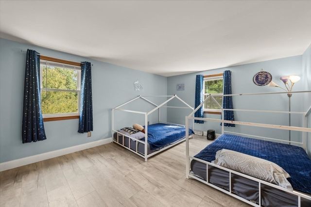 211 Cross St, Hanson, MA 02341