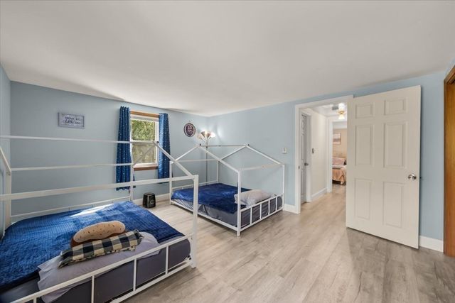 211 Cross St, Hanson, MA 02341