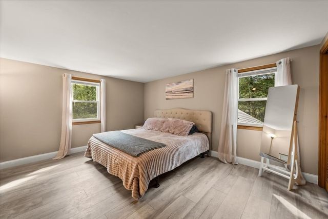 211 Cross St, Hanson, MA 02341