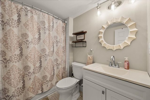 211 Cross St, Hanson, MA 02341