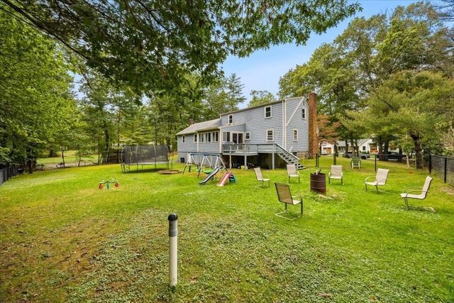 211 Cross St, Hanson, MA 02341