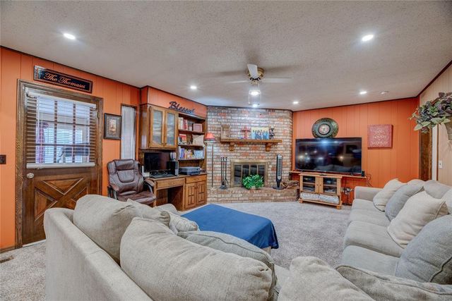 224 Chaucer Cresent Street, Midwest City, OK 73130