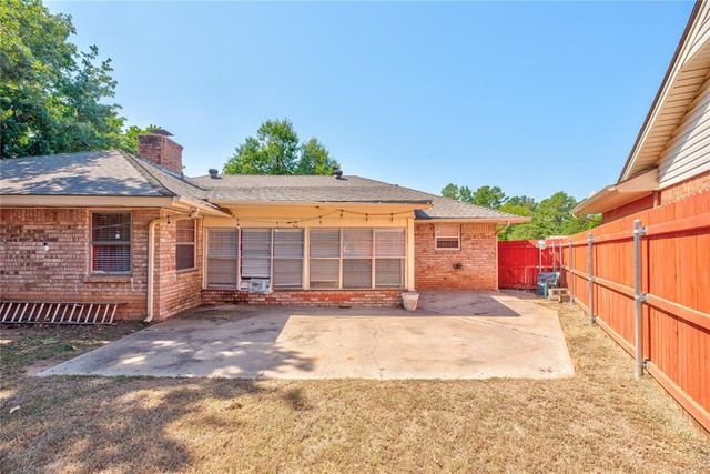 224 Chaucer Cresent Street, Midwest City, OK 73130