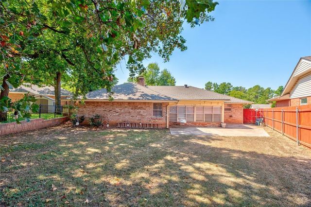 224 Chaucer Cresent Street, Midwest City, OK 73130