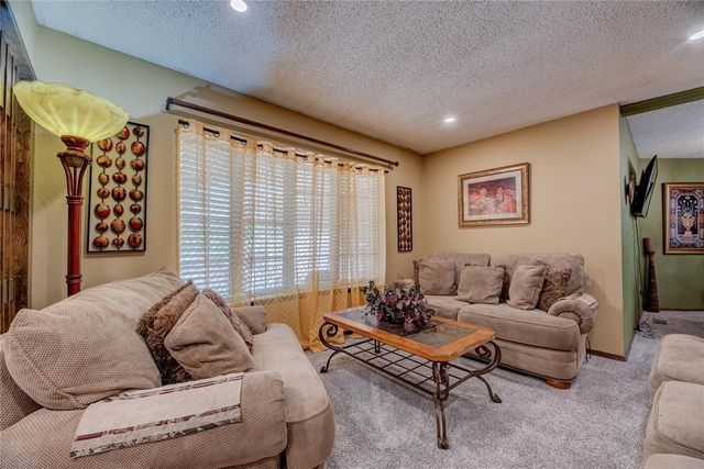 224 Chaucer Cresent Street, Midwest City, OK 73130