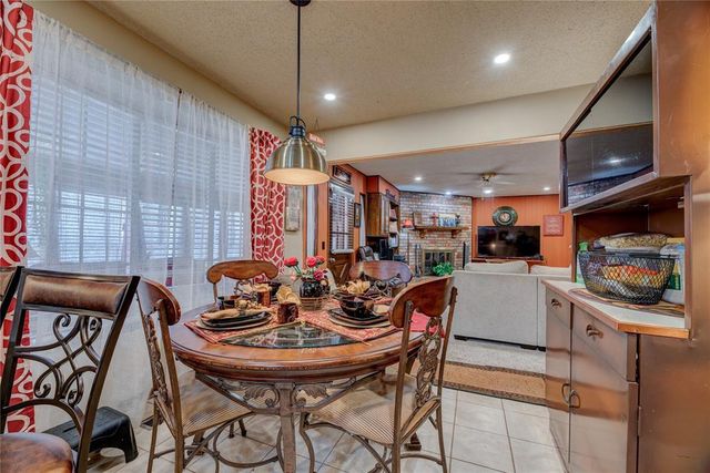 224 Chaucer Cresent Street, Midwest City, OK 73130