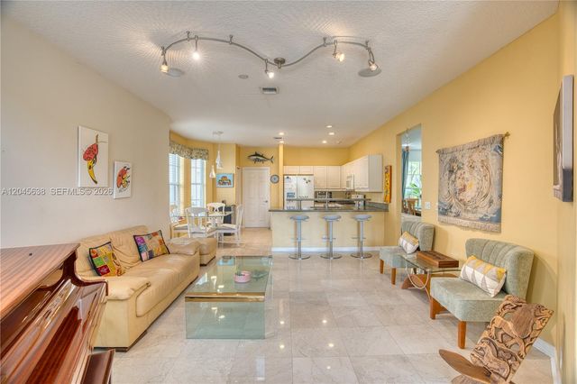 1207 General Pointe Trce, Palm Beach Gardens, FL 33418