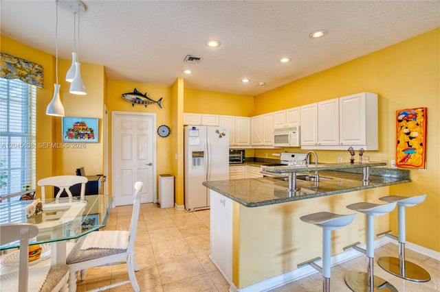 1207 General Pointe Trce, Palm Beach Gardens, FL 33418