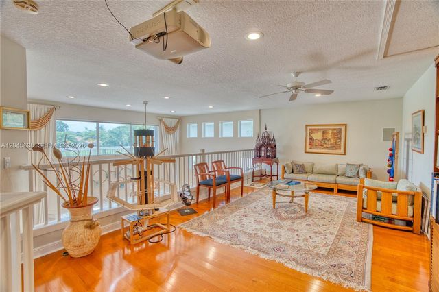 1207 General Pointe Trce, Palm Beach Gardens, FL 33418