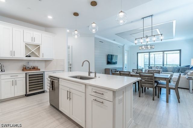 16364 Viansa WAY 202, Naples, FL 34110