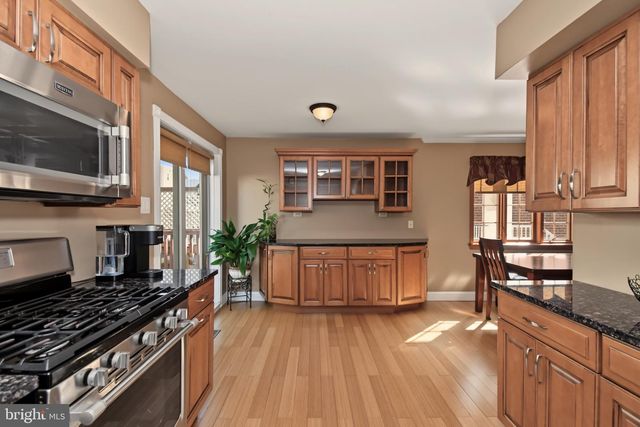 3827 VIOLET DR, Philadelphia, PA 19154