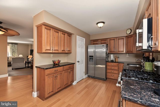 3827 VIOLET DR, Philadelphia, PA 19154