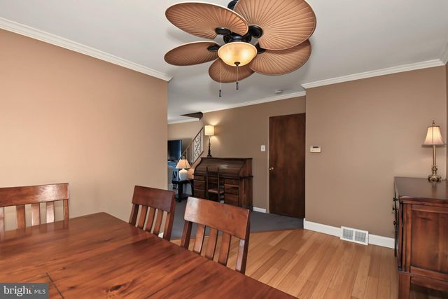 3827 VIOLET DR, Philadelphia, PA 19154