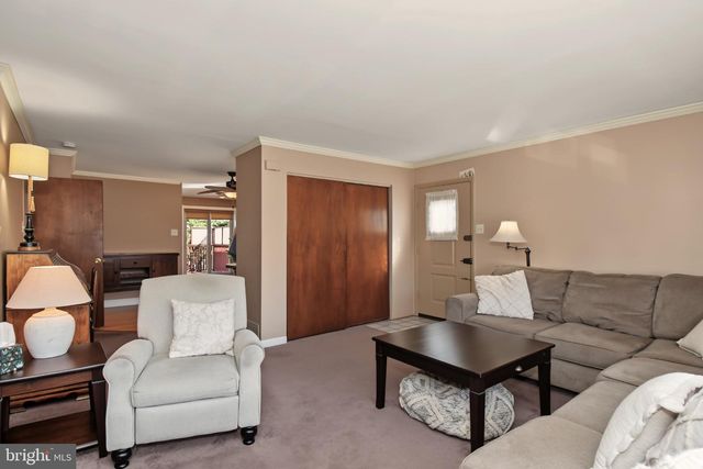 3827 VIOLET DR, Philadelphia, PA 19154