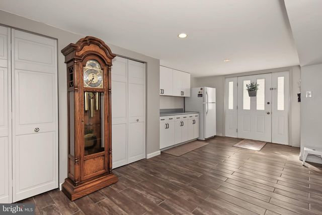 3827 VIOLET DR, Philadelphia, PA 19154