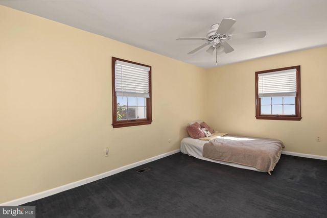 3827 VIOLET DR, Philadelphia, PA 19154