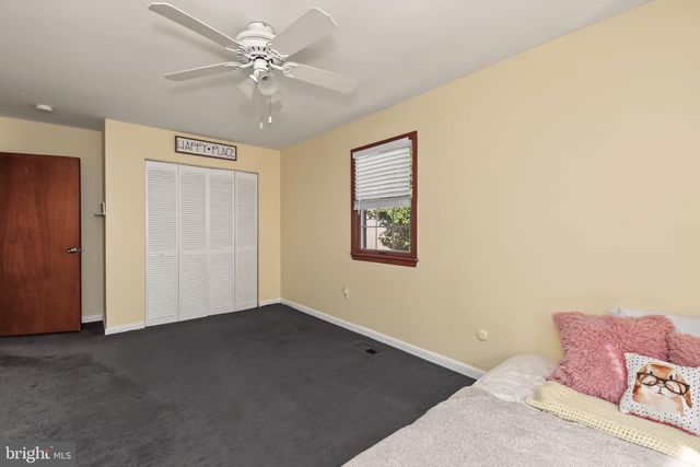 3827 VIOLET DR, Philadelphia, PA 19154