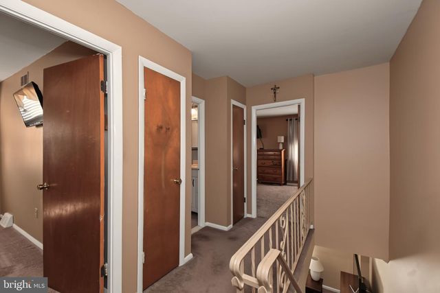 3827 VIOLET DR, Philadelphia, PA 19154