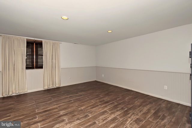 3827 VIOLET DR, Philadelphia, PA 19154