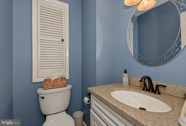 3827 VIOLET DR, Philadelphia, PA 19154