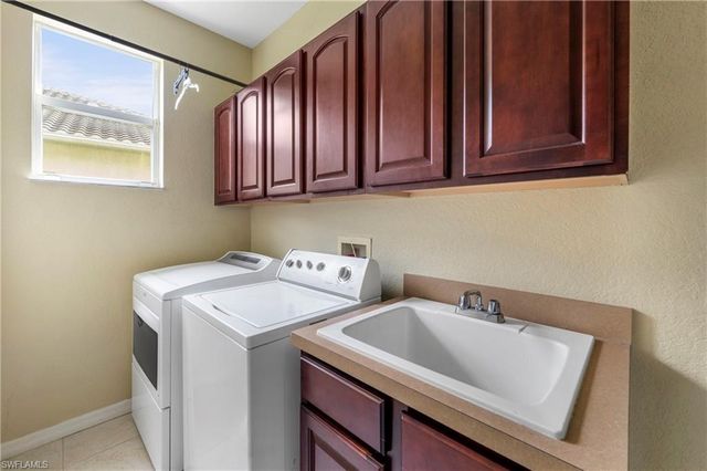 1703 Sarazen PL, Naples, FL 34120