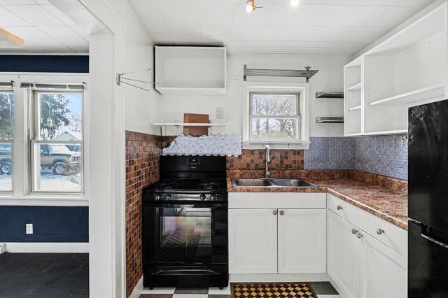 119 Greenfield Boulevard, Marshall, MI 49068