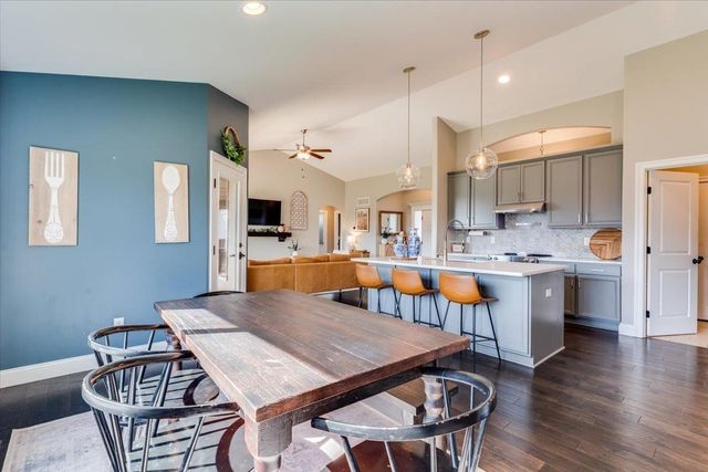 706 S Saint Andrews Cir, Wichita, KS 67230