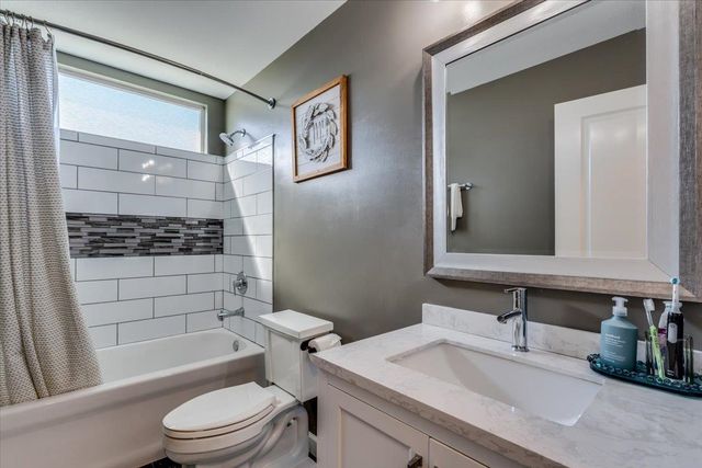 706 S Saint Andrews Cir, Wichita, KS 67230