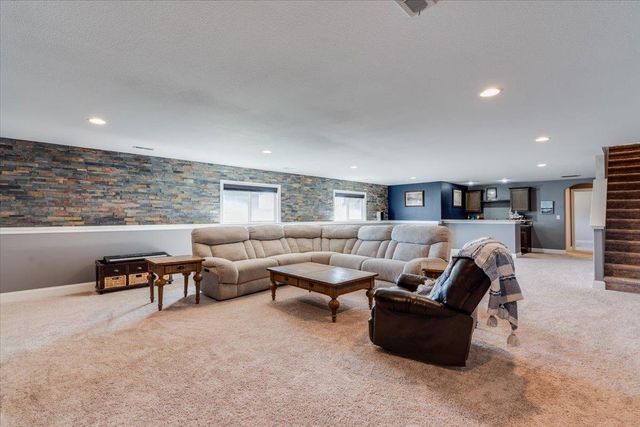 706 S Saint Andrews Cir, Wichita, KS 67230