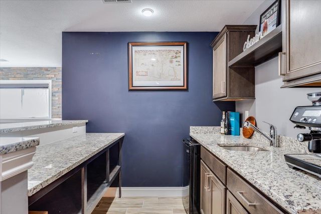 706 S Saint Andrews Cir, Wichita, KS 67230