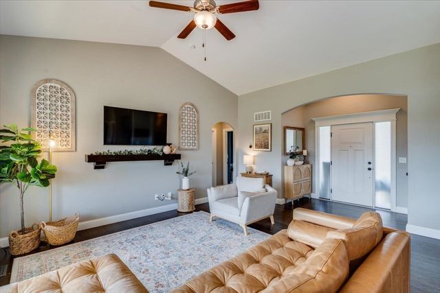 706 S Saint Andrews Cir, Wichita, KS 67230