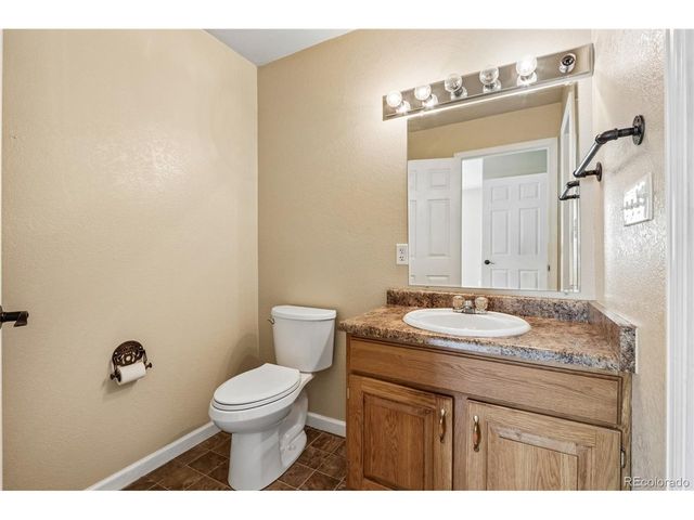 1322 Carriage Dr, Longmont, CO 80501
